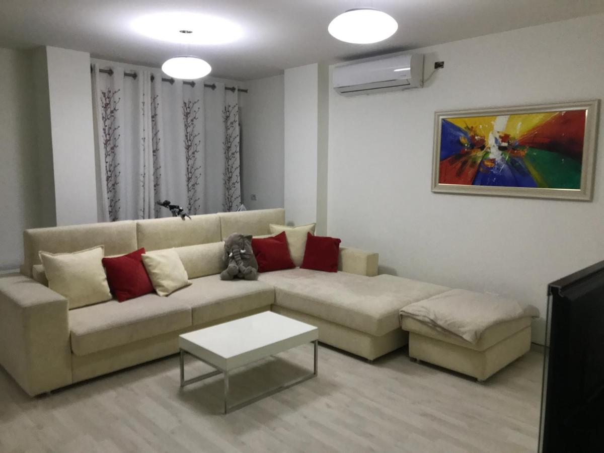 Apartament Liqeni I Thate,